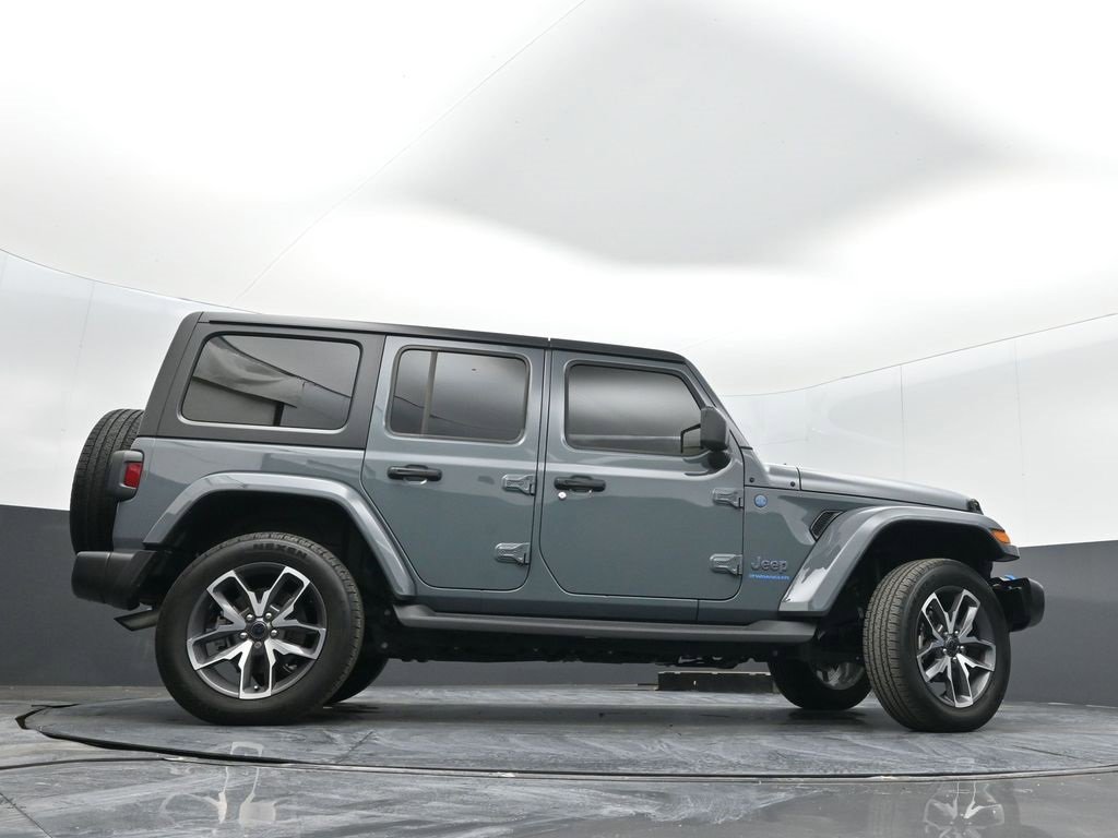 Used 2024 Jeep Wrangler Unlimited w/ Convenience Group image 35