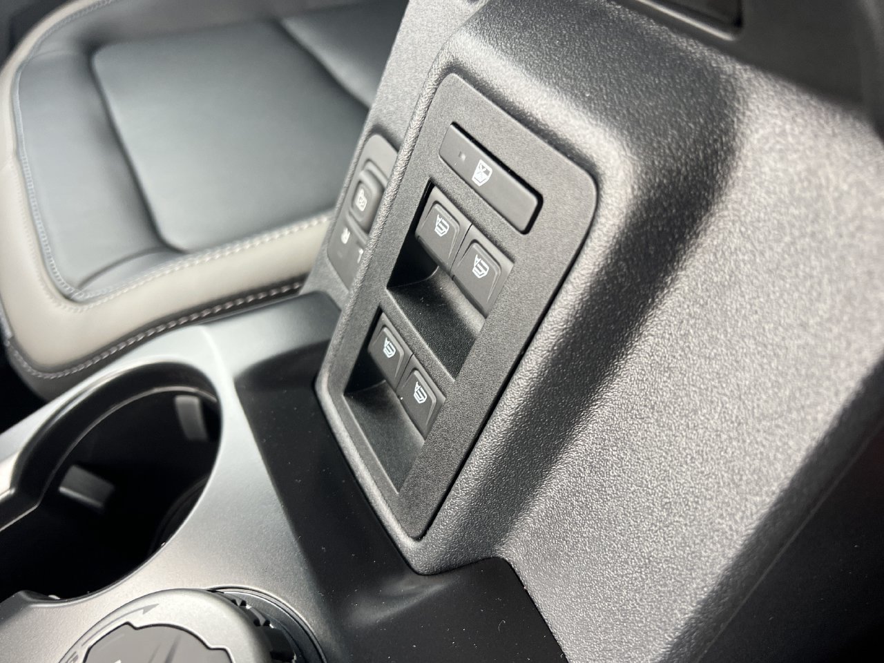 New 2026 Ford Bronco Outer Banks AWD/4WD image 9