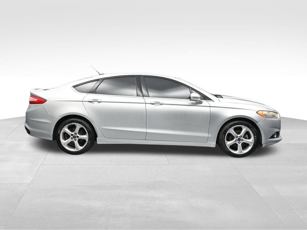Used 2016 Ford Fusion SE AWD/4WD image 6
