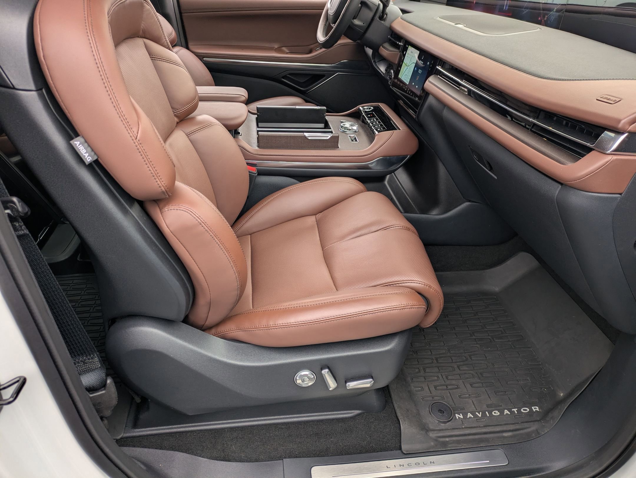 Used 2025 Lincoln Navigator Reserve AWD/4WD image 39