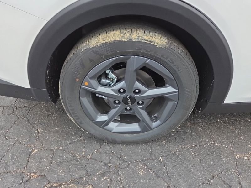 New 2026 Kia K4 LXS image 13