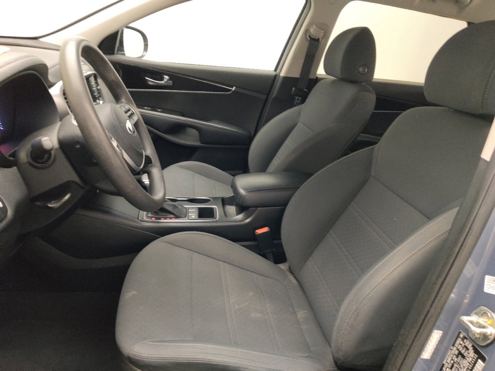 Used 2020 Kia Sorento LX image 17