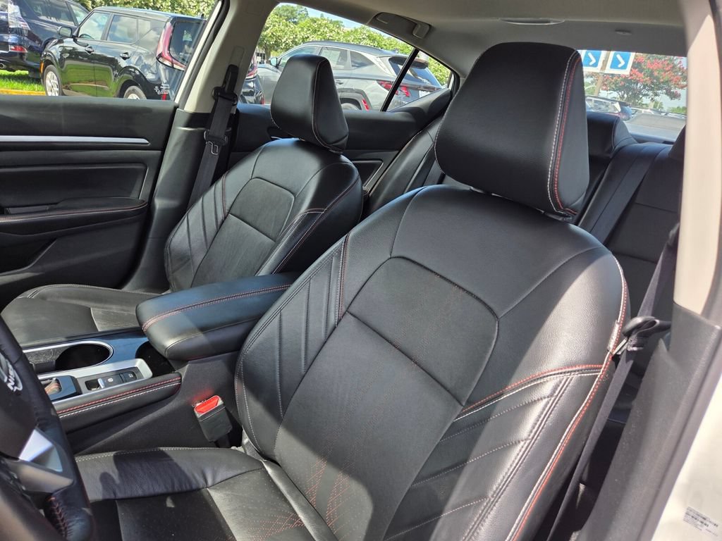 Used 2024 Nissan Altima 2.0 SR FWD image 11