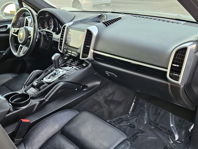 Used 2017 Porsche Cayenne Platinum Edition AWD/4WD image 22