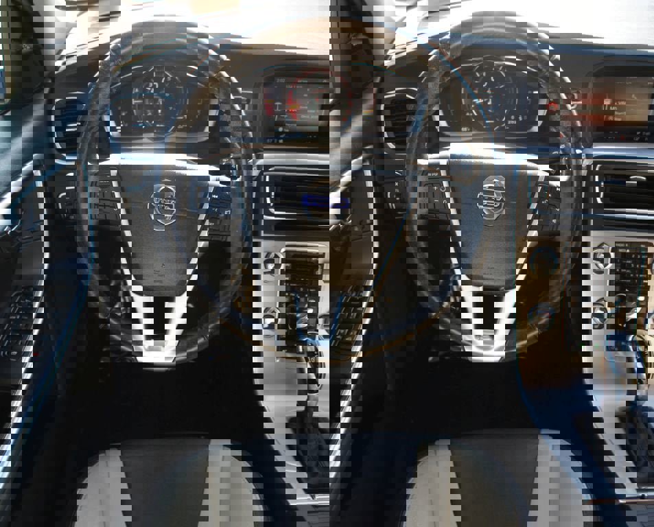 Used 2017 Volvo V60 T5 Cross Country w/ Convenience Package image 5