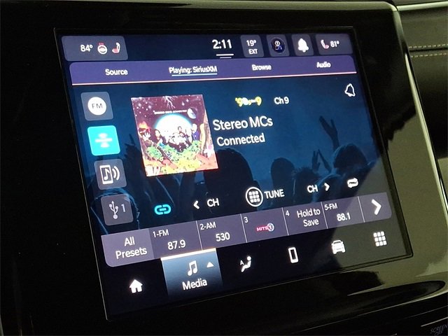 Used 2022 Jeep Grand Cherokee L Laredo w/ Luxury Tech Group I image 3