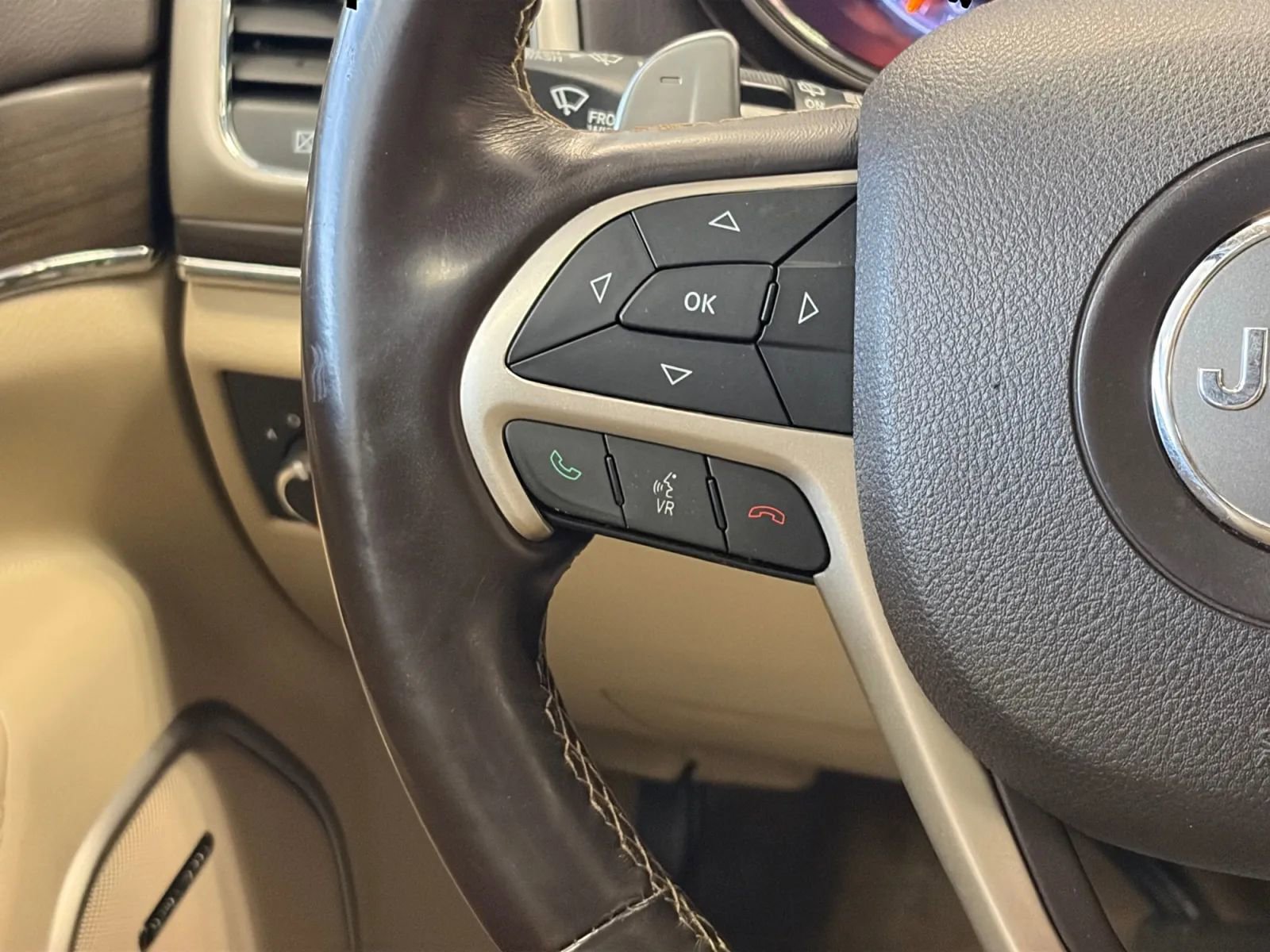 Used 2016 Jeep Grand Cherokee Overland w/ Advanced Technology Group AWD/4WD image 67