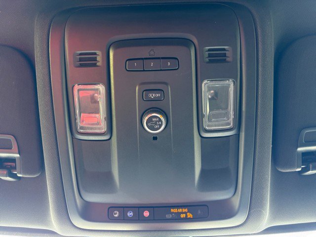 Used 2022 GMC Yukon XL SLT image 17