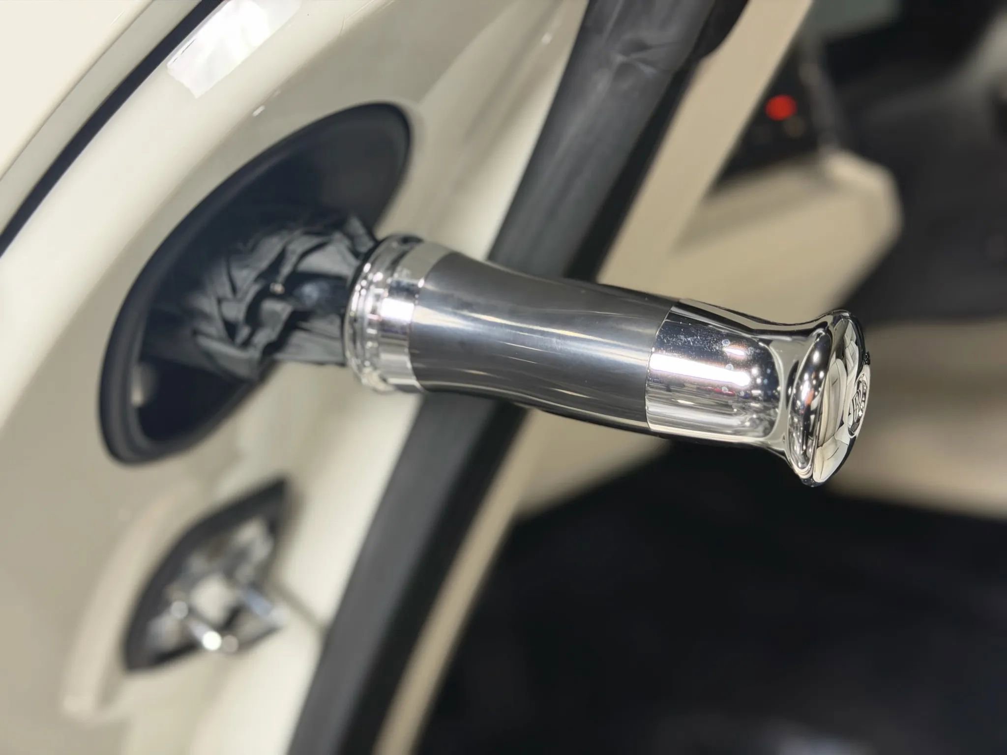 Used 2014 Rolls-Royce Wraith image 19