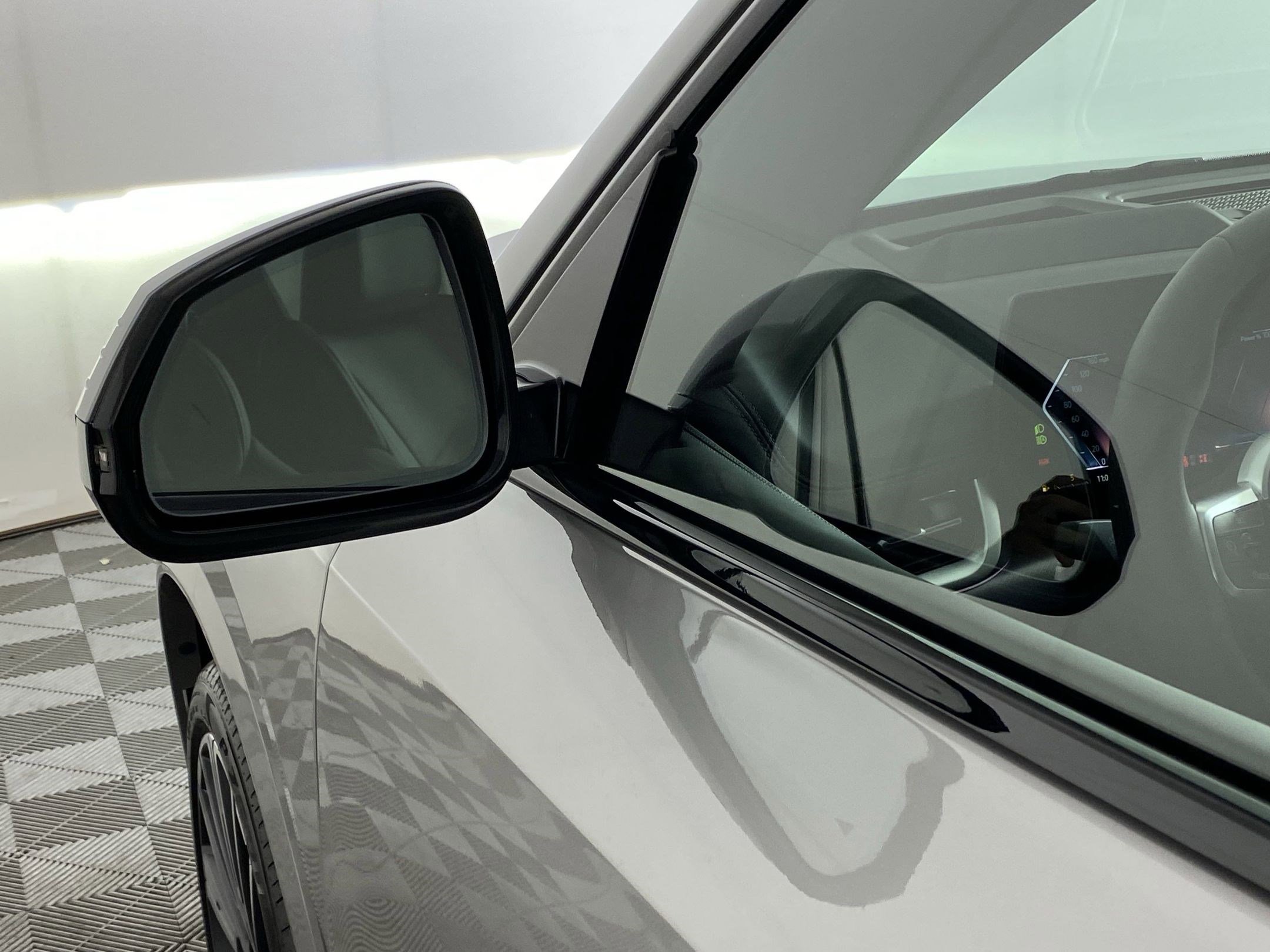 Used 2025 BMW X1 xDrive28i w/ Technology Package image 22