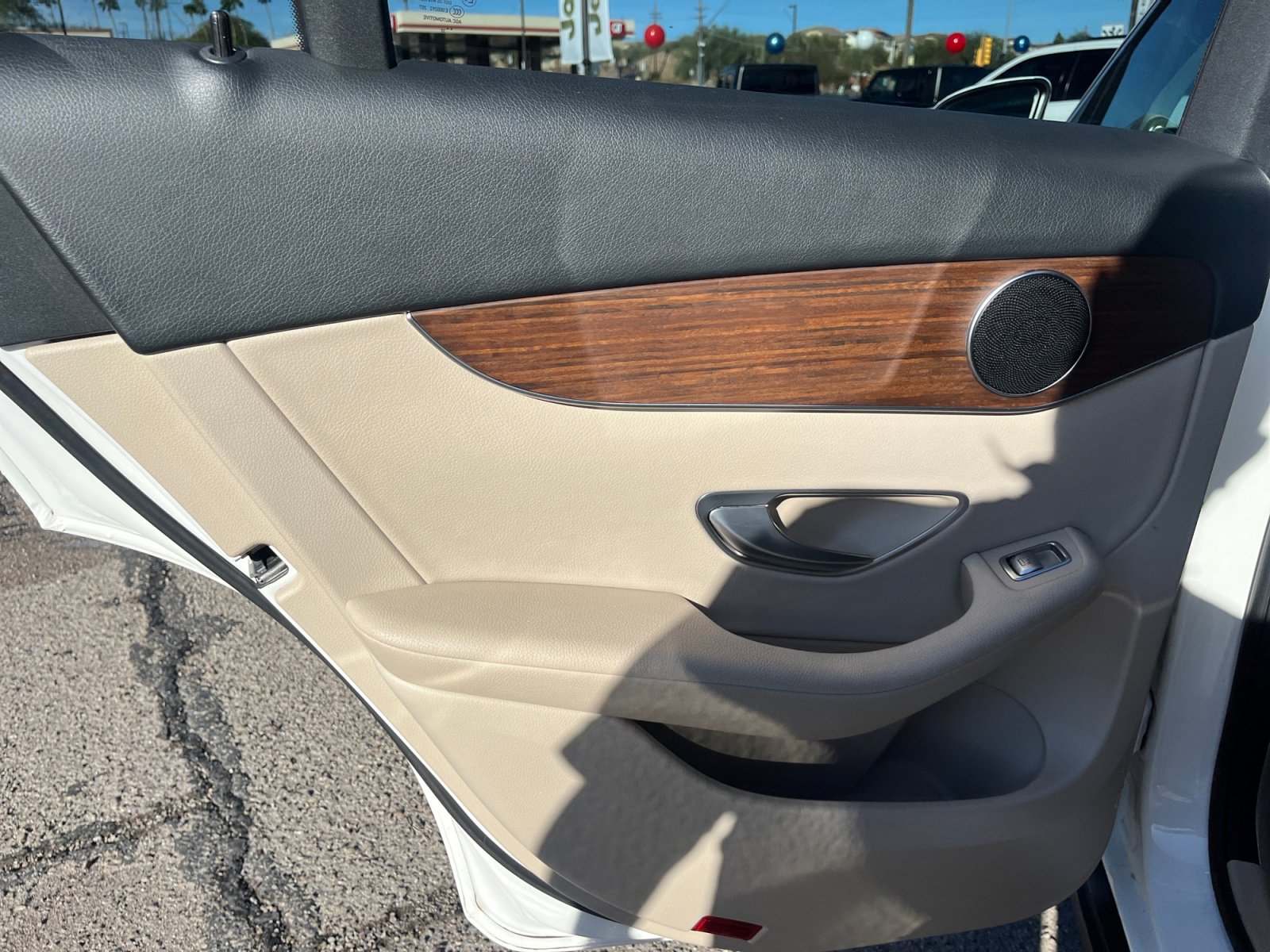 Used 2022 Mercedes-Benz GLC 300 4MATIC image 16