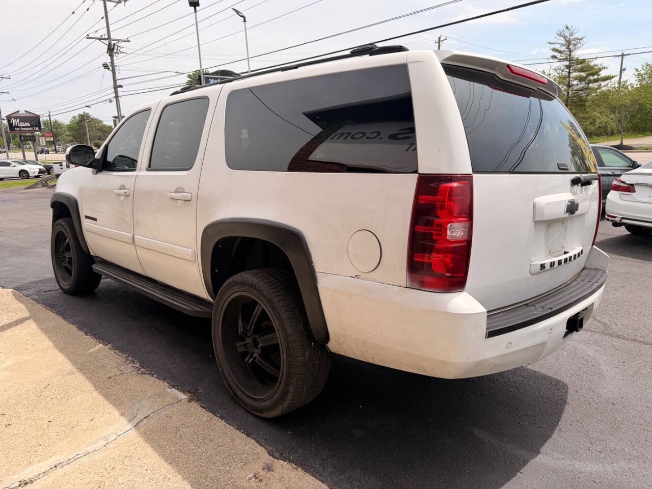 Used 2007 Chevrolet Suburban LT w/ LT Preferred Equipment Group AWD/4WD image 5