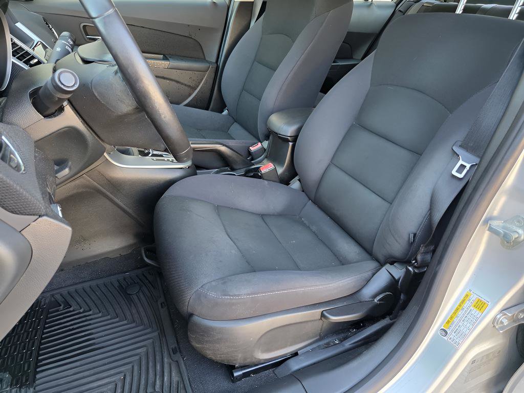 Used 2013 Chevrolet Cruze LT image 18