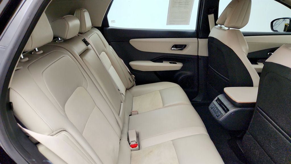 Used 2024 Nissan Ariya AWD image 21