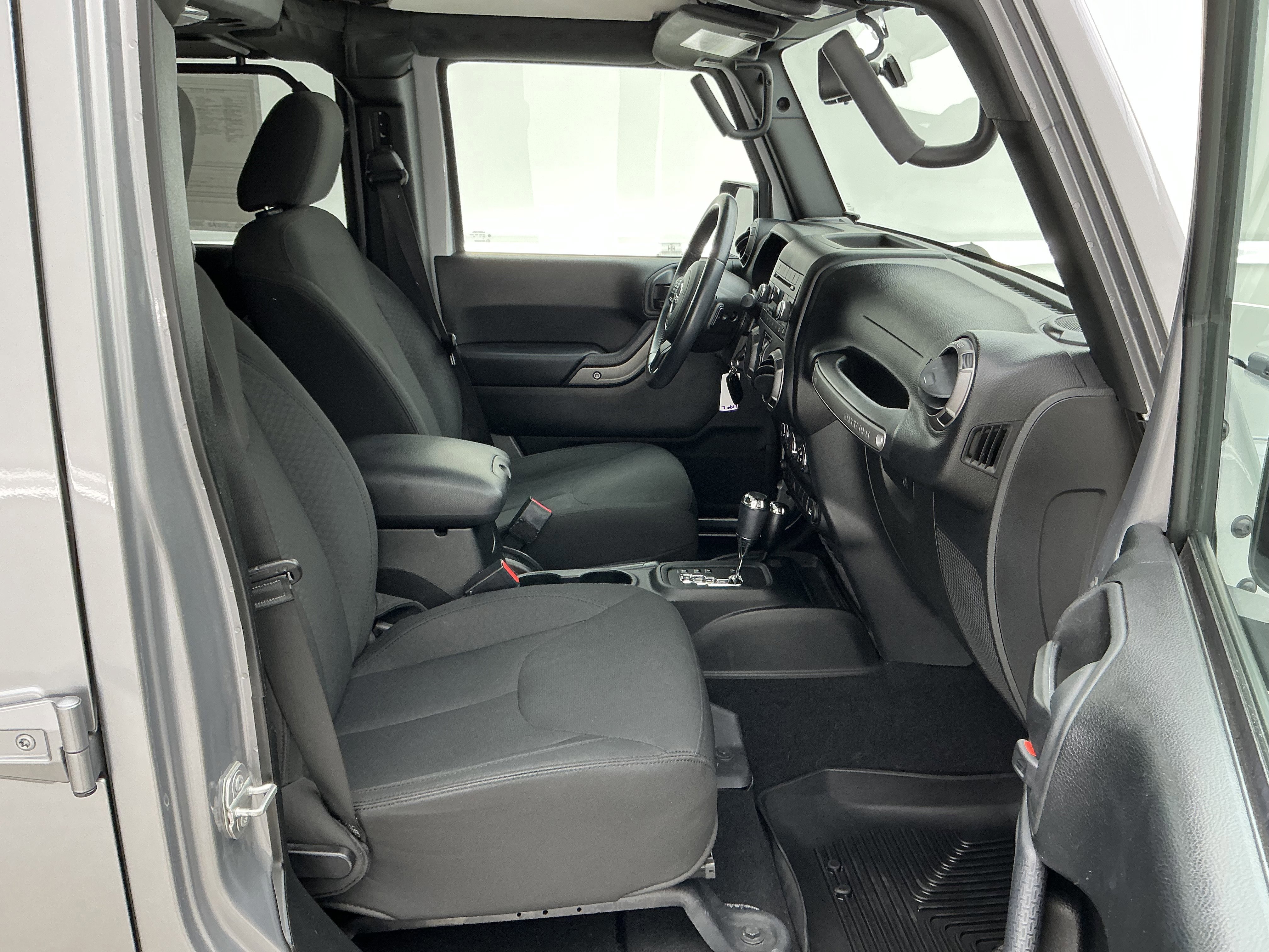 Used 2018 Jeep Wrangler Unlimited Sport S image 24