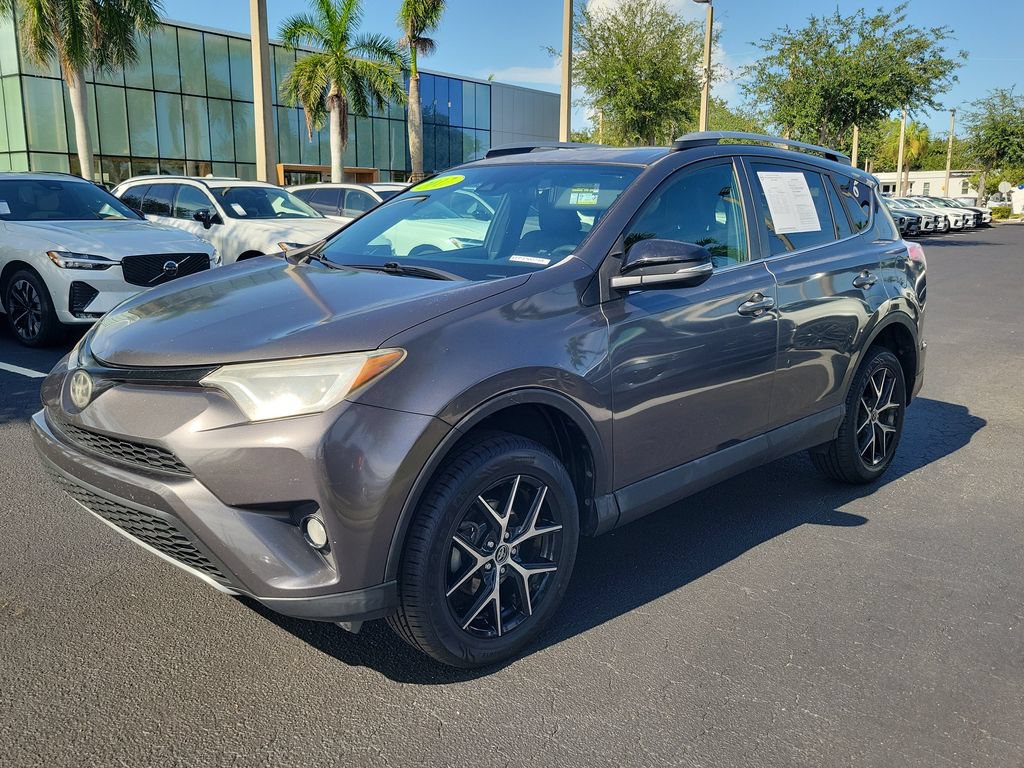 Used 2017 Toyota RAV4 SE FWD image 5