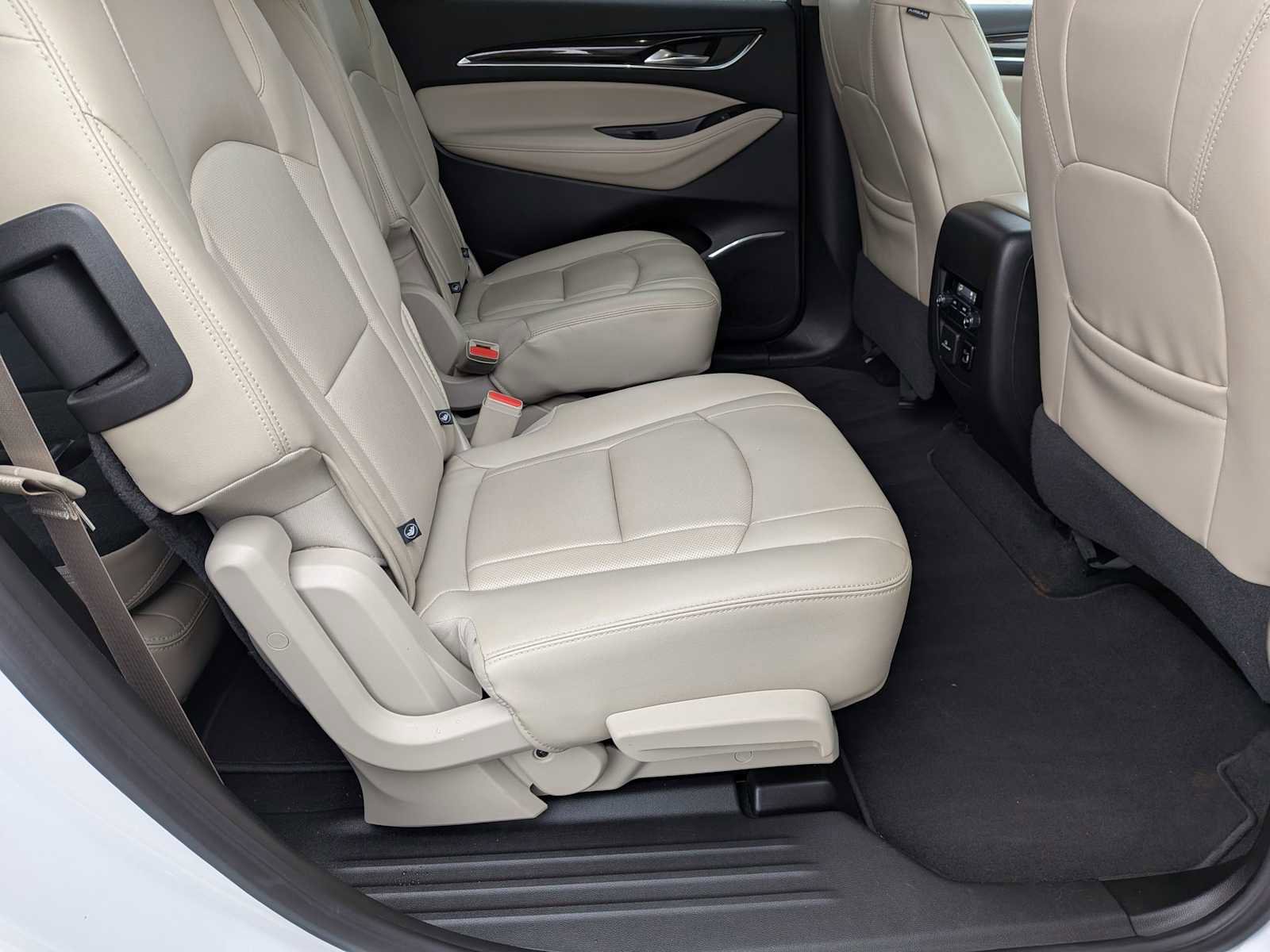 Used 2018 Buick Enclave Essence w/ Trailering Package AWD/4WD image 19