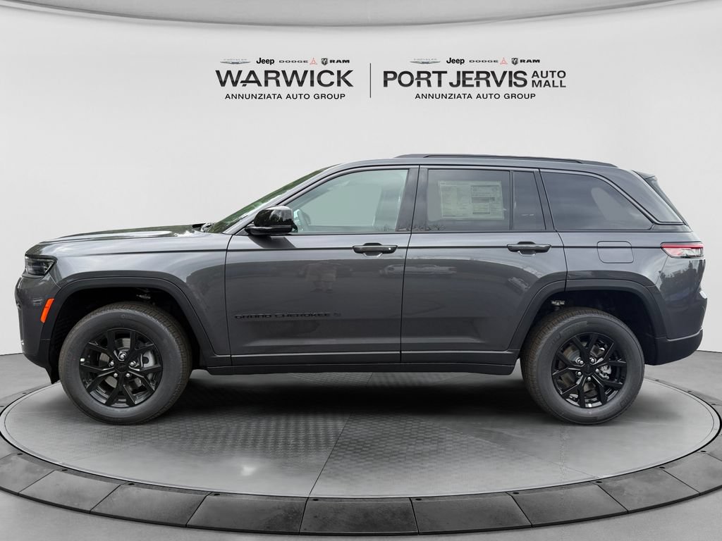 New 2026 Jeep Grand Cherokee Altitude AWD/4WD image 2