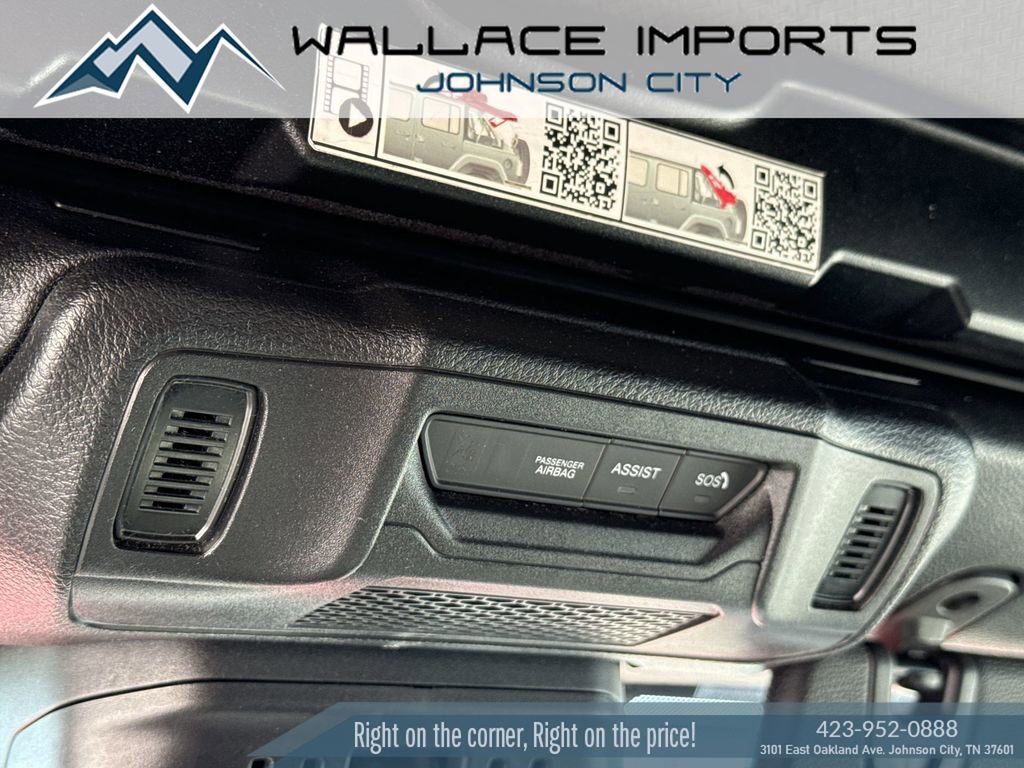 Used 2024 Jeep Wrangler Unlimited w/ Convenience Group AWD/4WD image 17