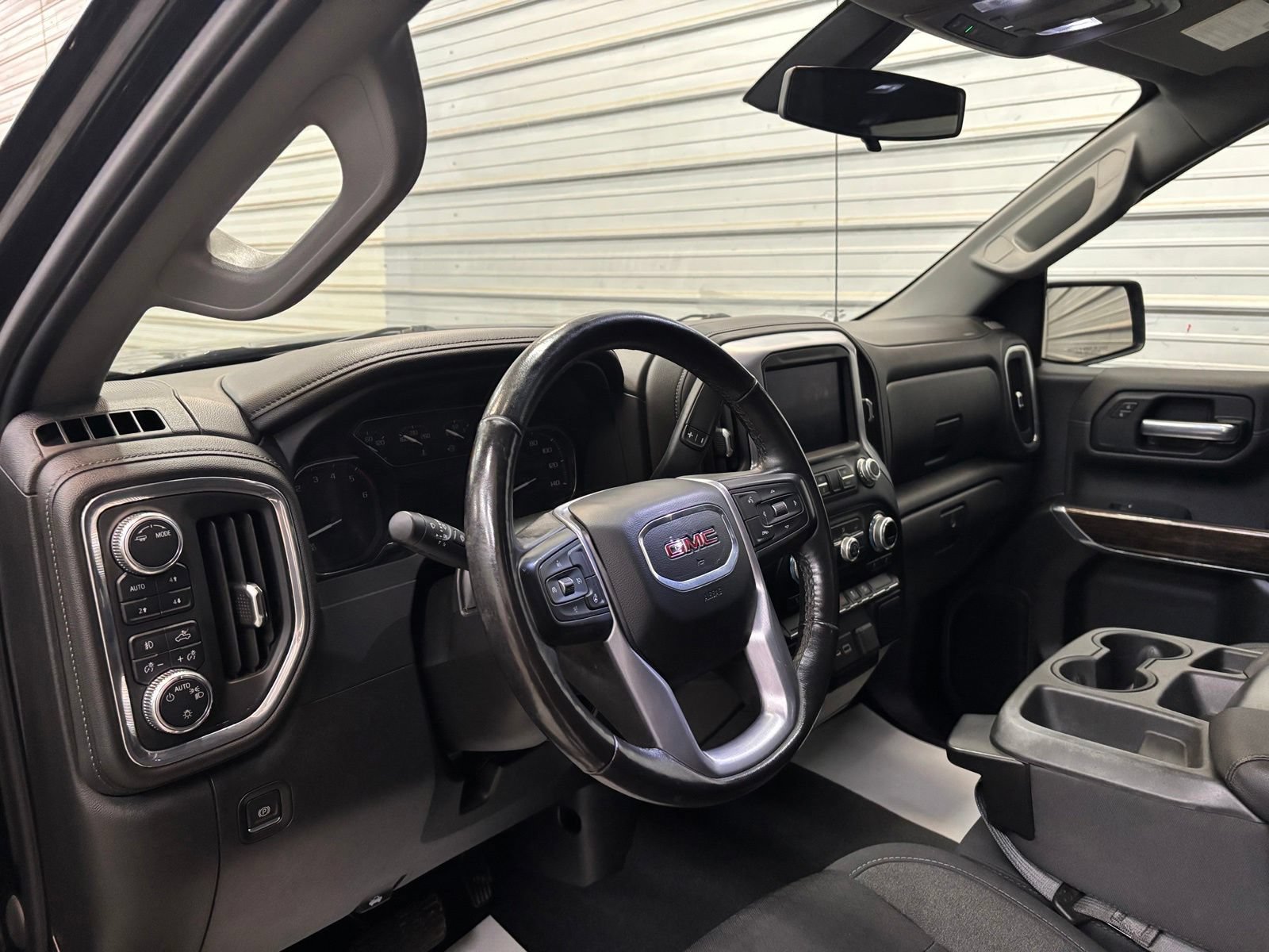 Used 2021 GMC Sierra 1500 Elevation w/ X31 Off-Road Package AWD/4WD image 10