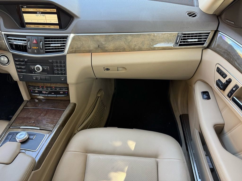 Used 2010 Mercedes-Benz E 350 4MATIC Sedan image 10