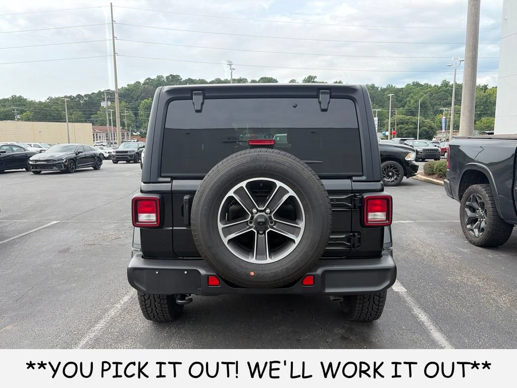 Used 2023 Jeep Wrangler Unlimited Sahara w/ Cold Weather Group AWD/4WD image 5