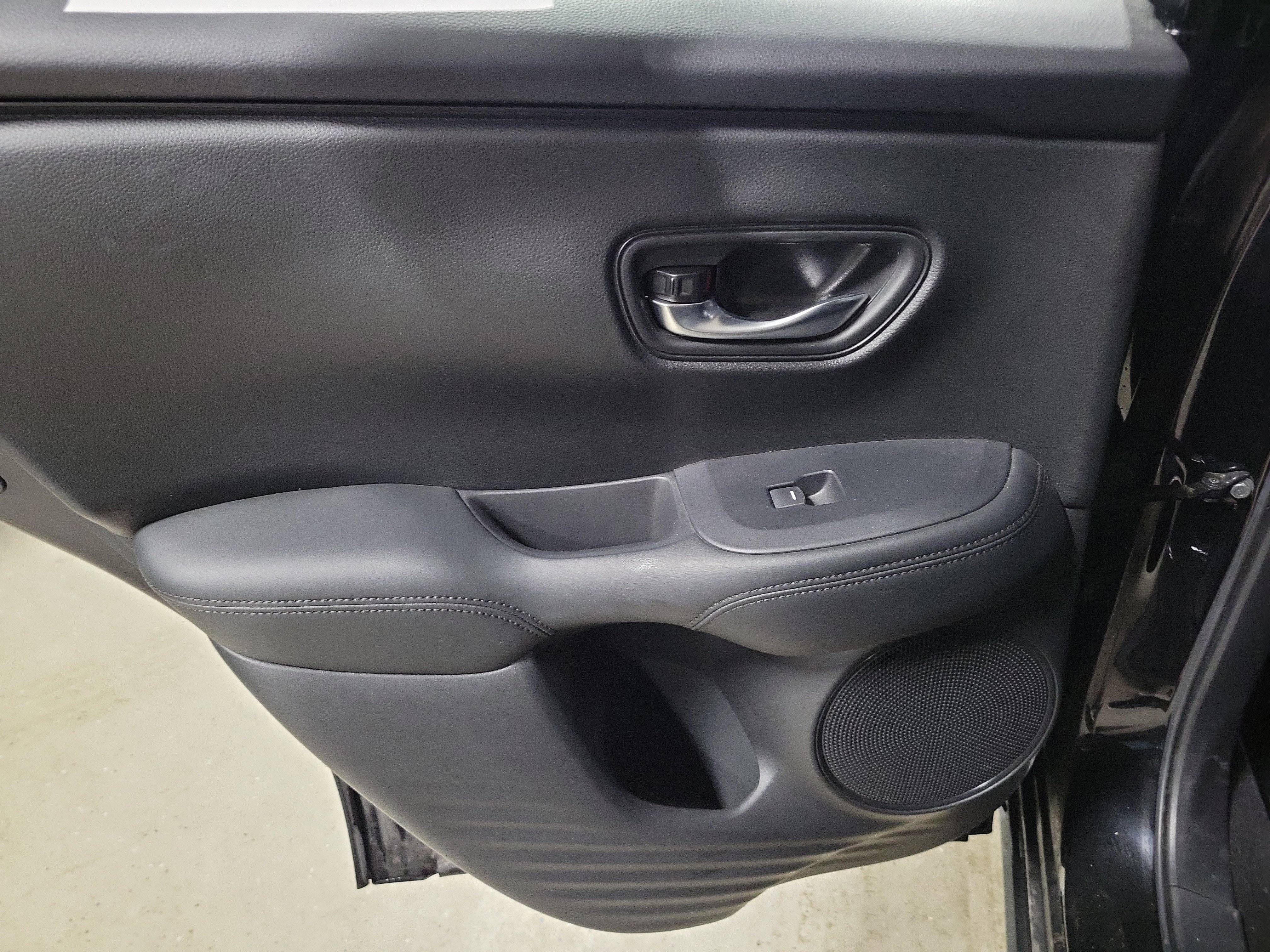 Certified 2023 Honda HR-V LX image 8