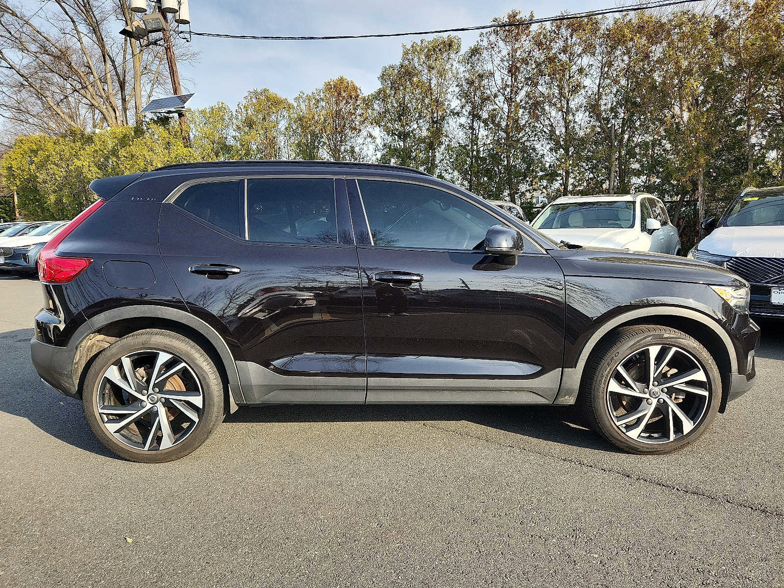Used 2020 Volvo XC40 T5 R-Design w/ Protection Package Premier image 7