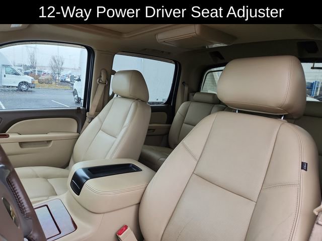 Used 2013 Chevrolet Avalanche LTZ image 20