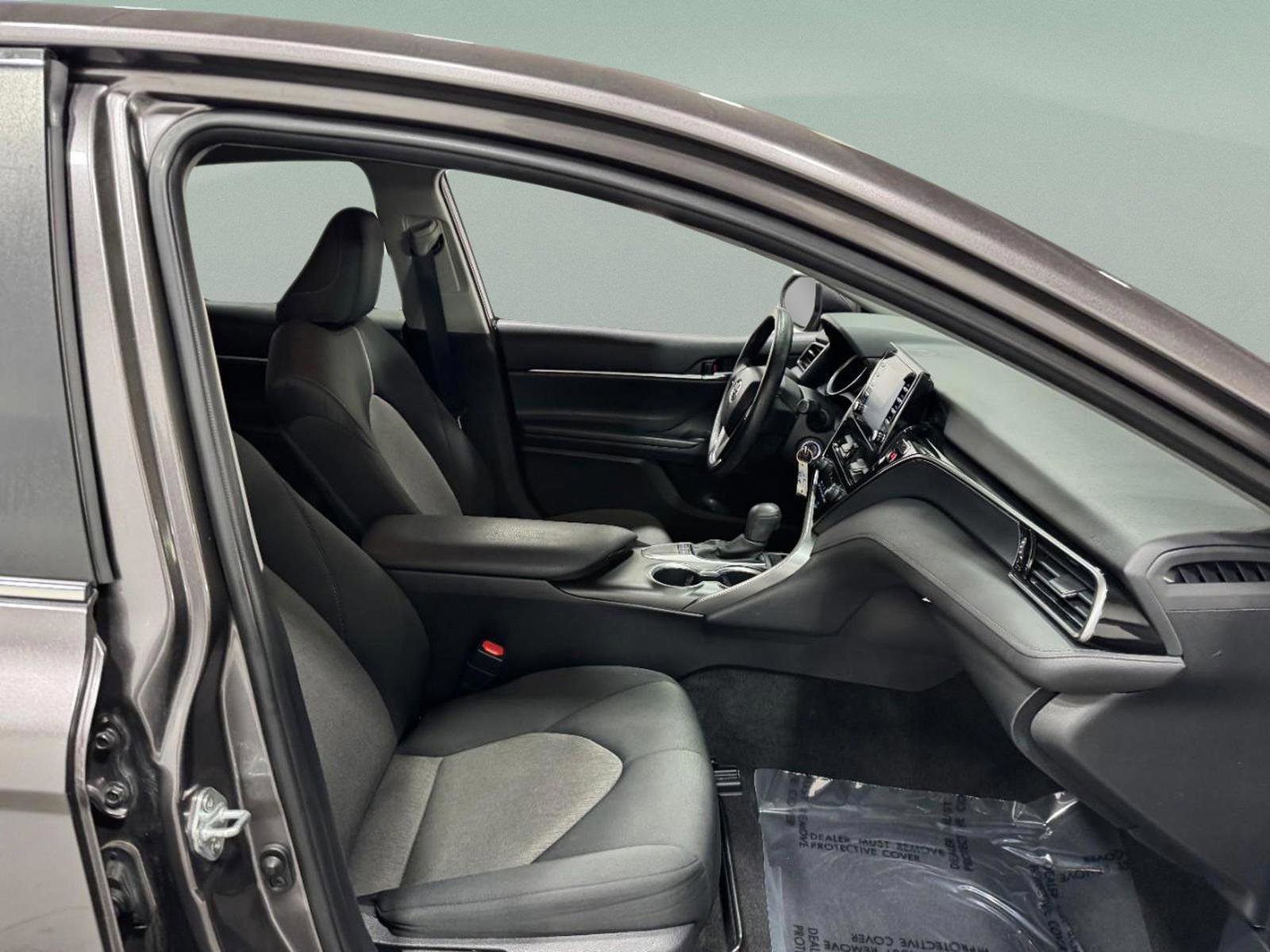 Used 2022 Toyota Camry LE image 17
