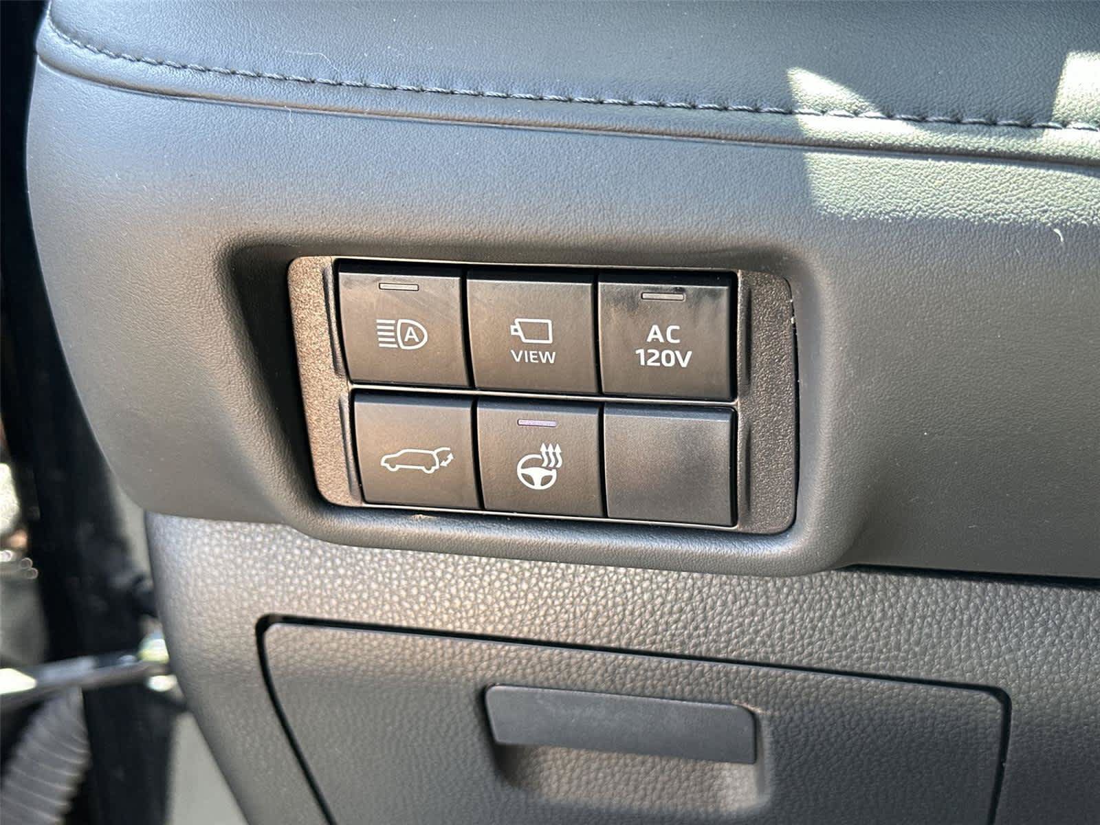 Used 2023 Toyota Highlander Platinum AWD/4WD image 40