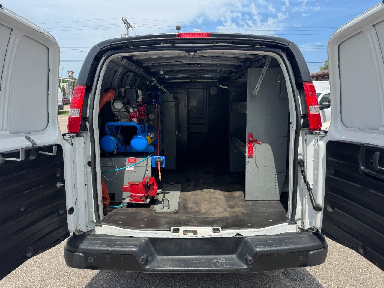 Used 2018 Chevrolet Express 3500 Extended w/ Driver Convenience Package RWD image 10