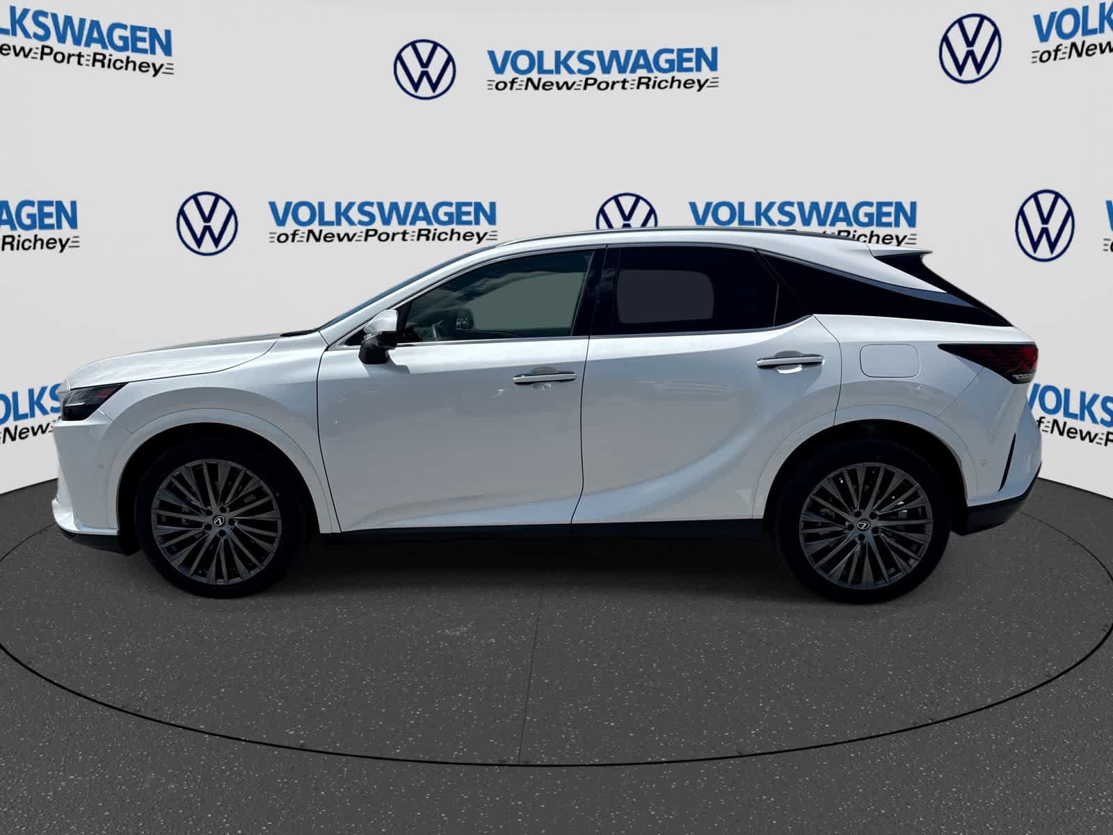 Used 2023 Lexus RX 350 FWD w/ Cold Area Package image 10