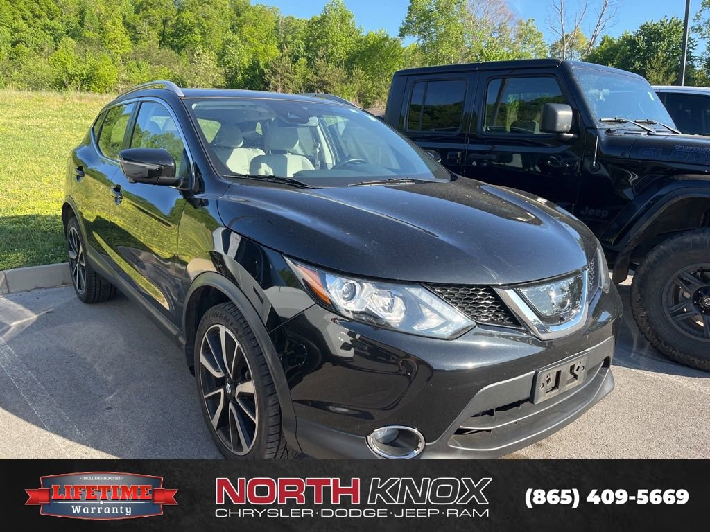 Used 2017 Nissan Rogue Sport SL w/ SL Premium Package FWD image 2