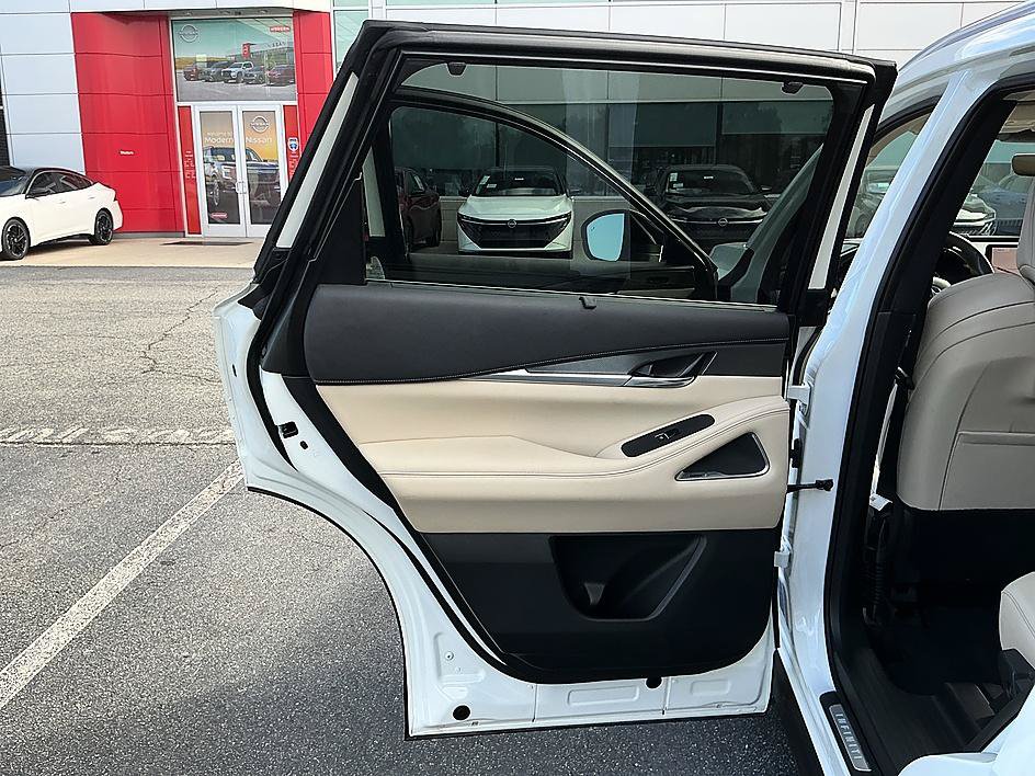 Used 2025 INFINITI QX60 Luxe FWD image 24