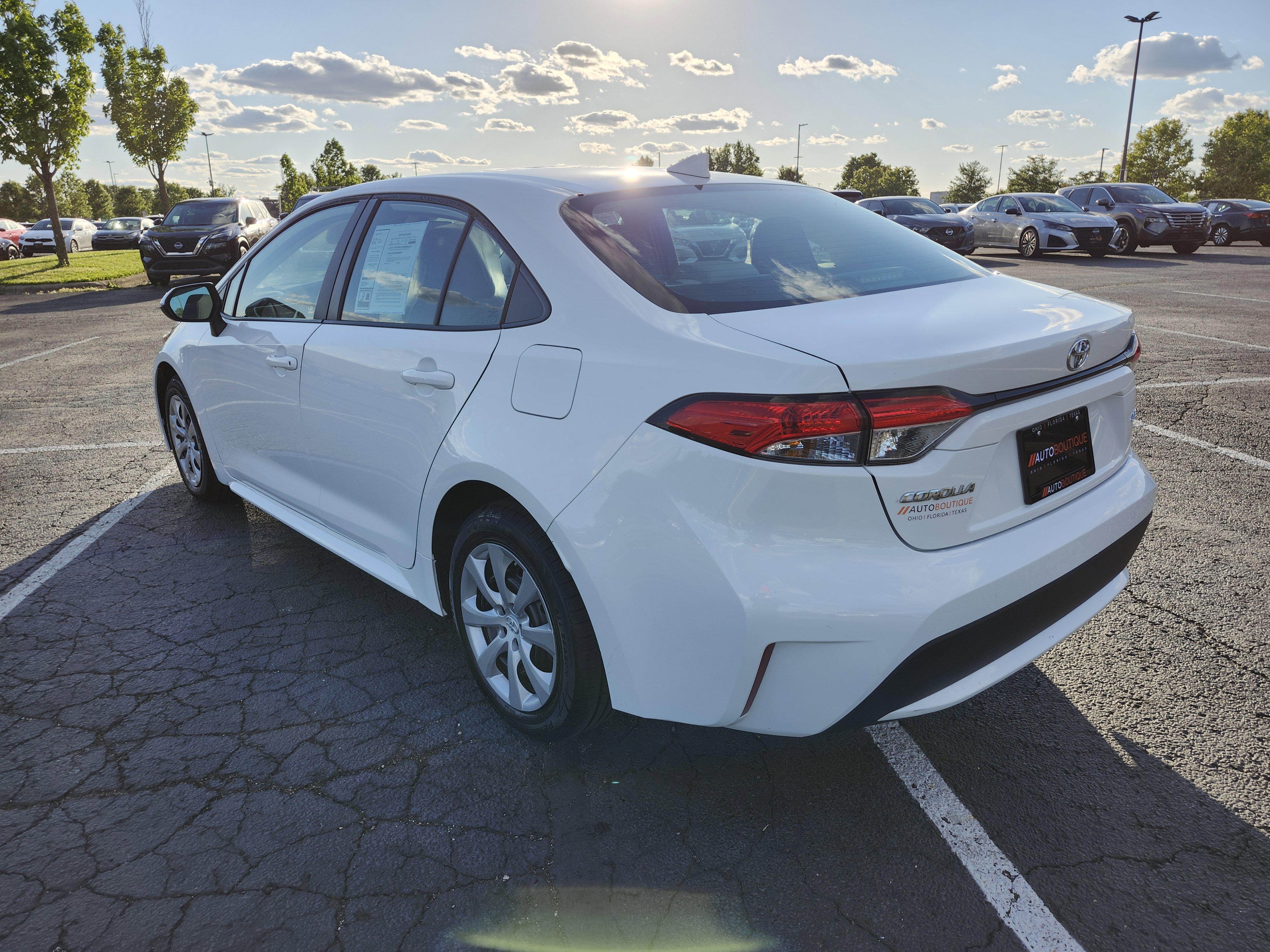 Used 2022 Toyota Corolla LE FWD image 12