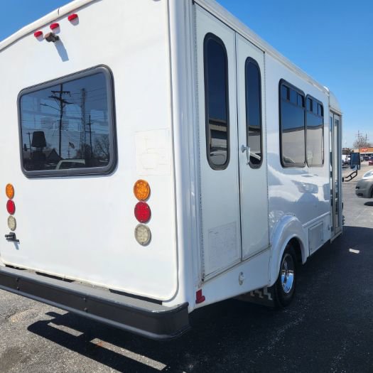 Used 2016 Ford E-350 and Econoline 350 Super Duty RWD image 19