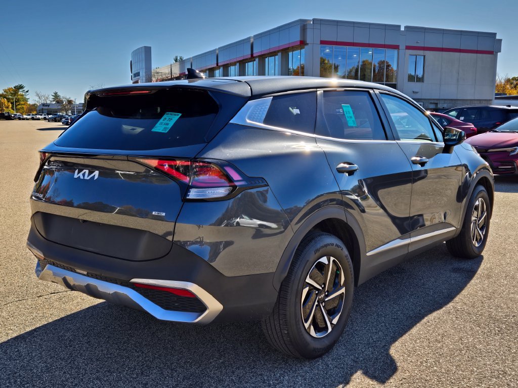 Used 2023 Kia Sportage LX AWD/4WD image 6
