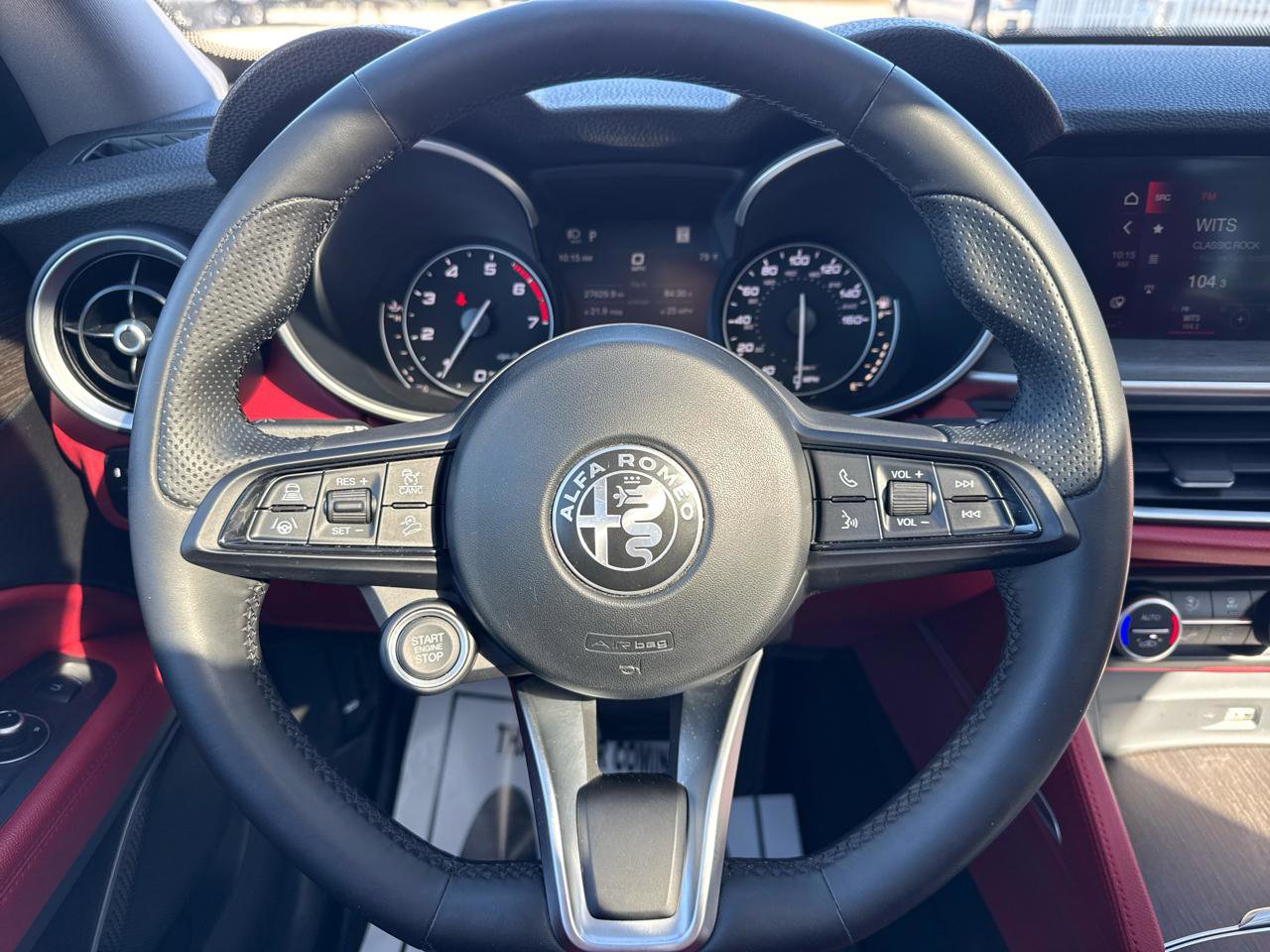 Used 2021 Alfa Romeo Stelvio Ti w/ Nero Edizione AWD/4WD image 36