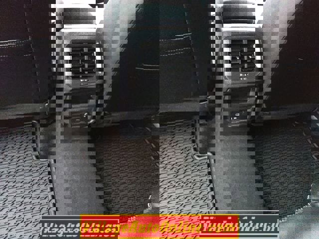 Used 2023 Volkswagen Tiguan SEL R-Line image 27