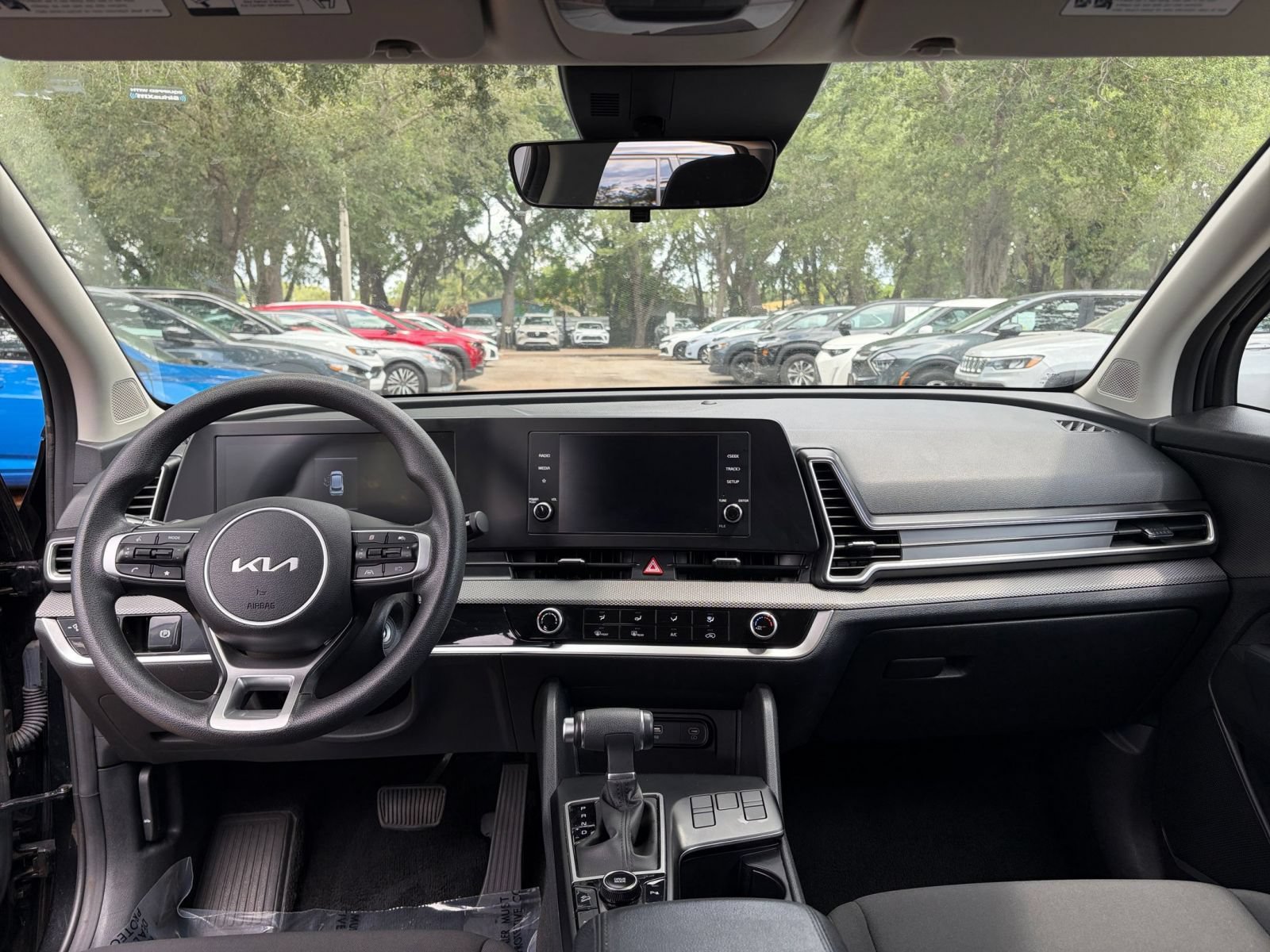 Used 2025 Kia Sportage LX FWD image 31