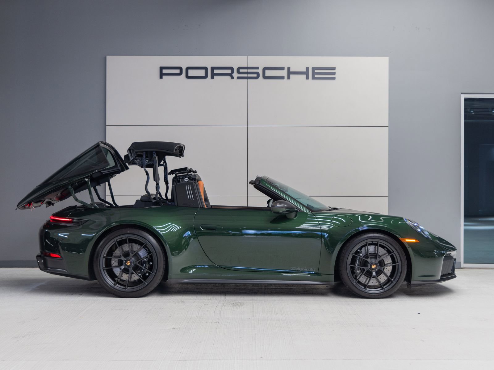Certified 2026 Porsche 911 Targa 4 GTS image 9