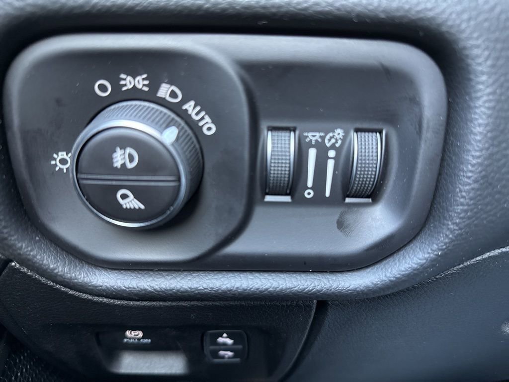 New 2026 RAM 1500 4x4 Crew Cab image 11