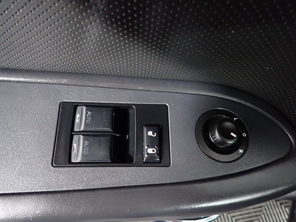 Used 2013 Dodge Challenger SXT Plus image 22