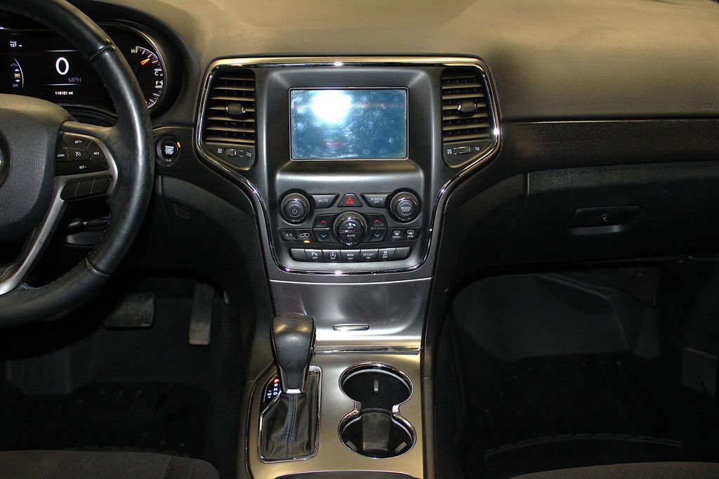 Used 2018 Jeep Grand Cherokee Laredo AWD/4WD image 14