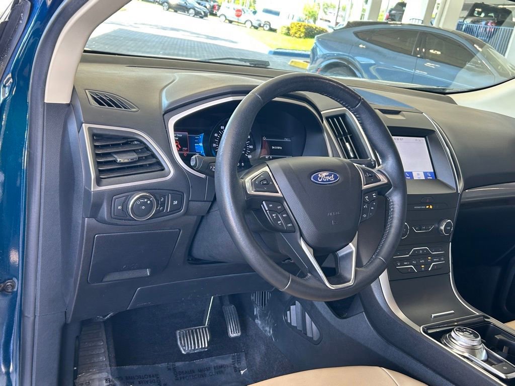 Used 2020 Ford Edge SEL w/ Cold Weather Package FWD image 32