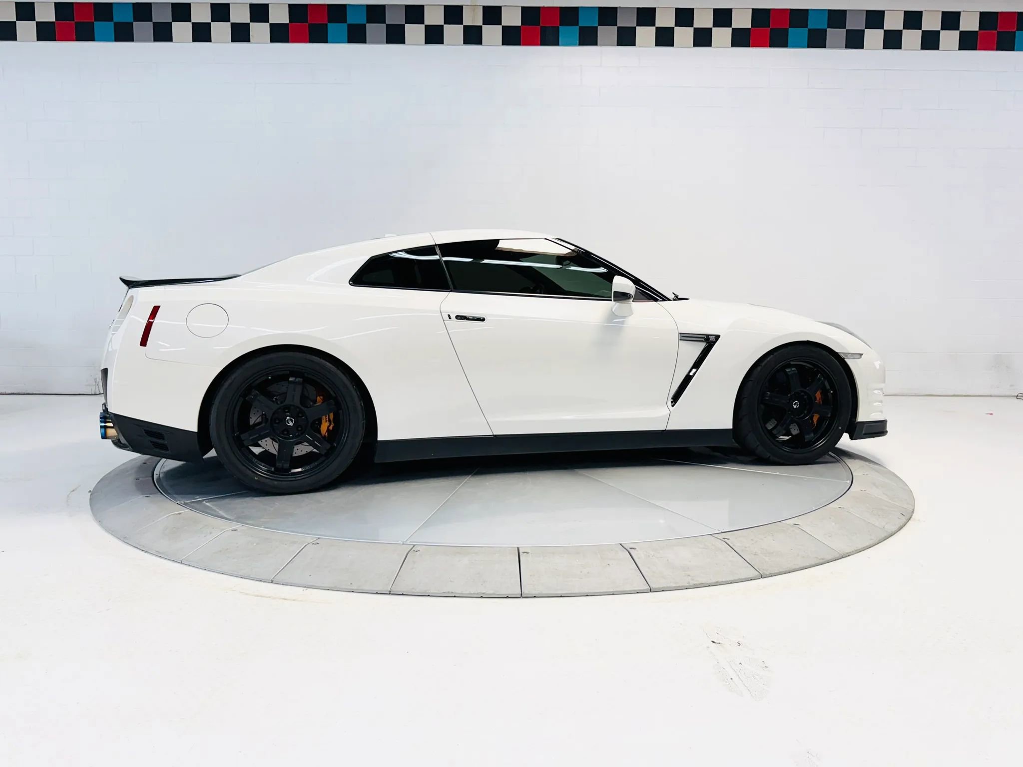 Used 2014 Nissan GT-R Black Edition AWD/4WD image 31