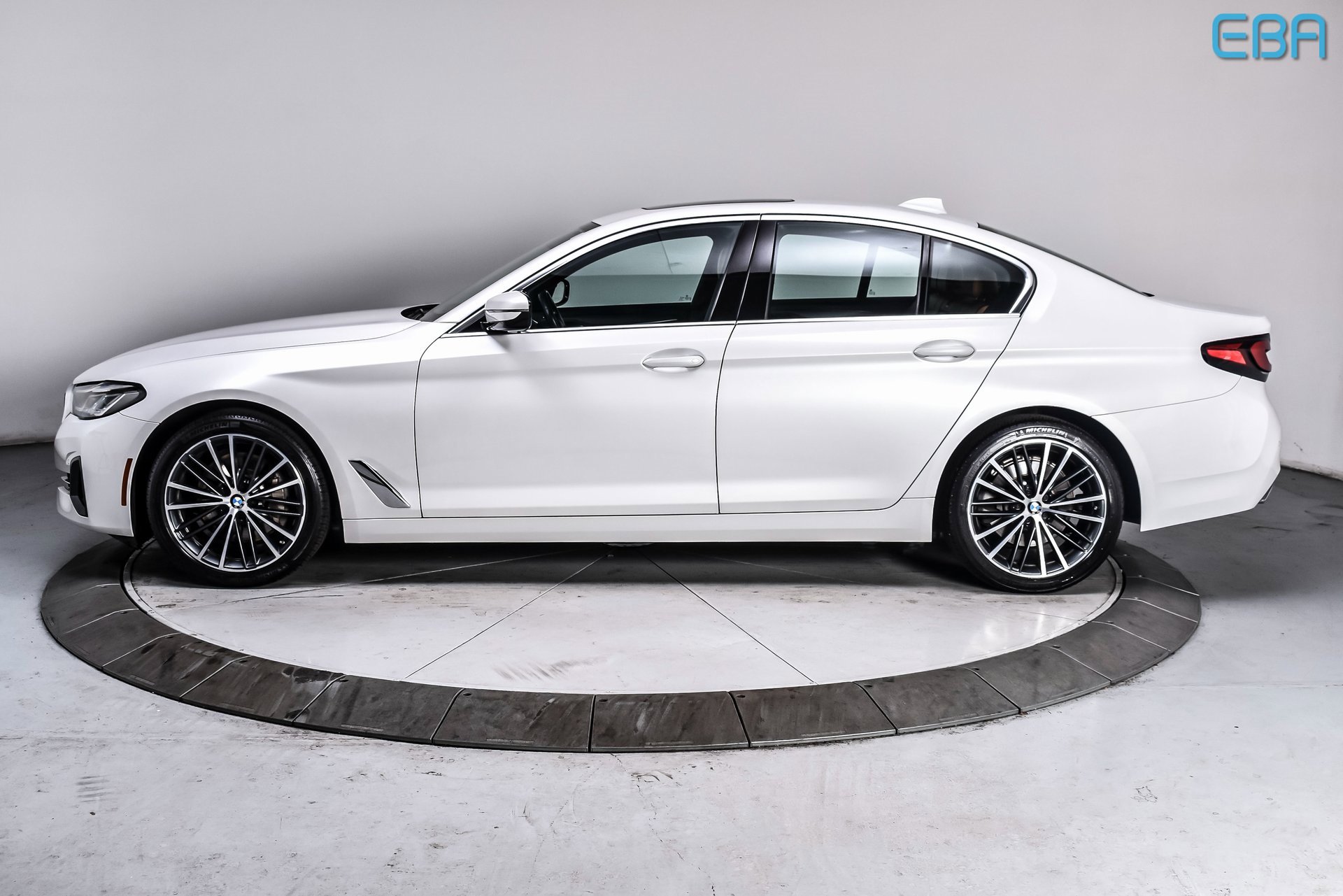 Used 2022 BMW 530i xDrive 530i xDrive w/ Convenience Package image 3