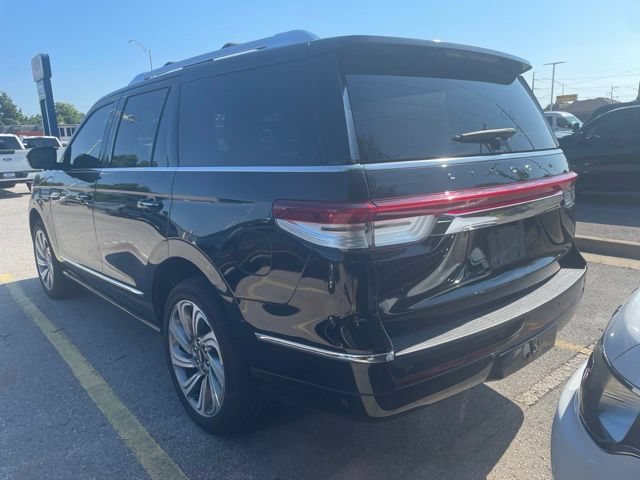 Used 2022 Lincoln Navigator 4WD image 8