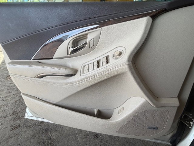 Used 2014 Buick LaCrosse Leather w/ Driver Confidence Package image 27